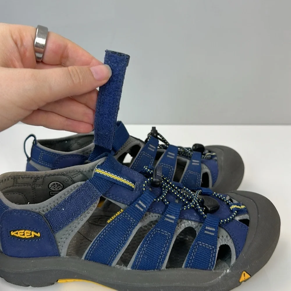 Keen Newport H2 Waterproof Hiking Sandals Size 7